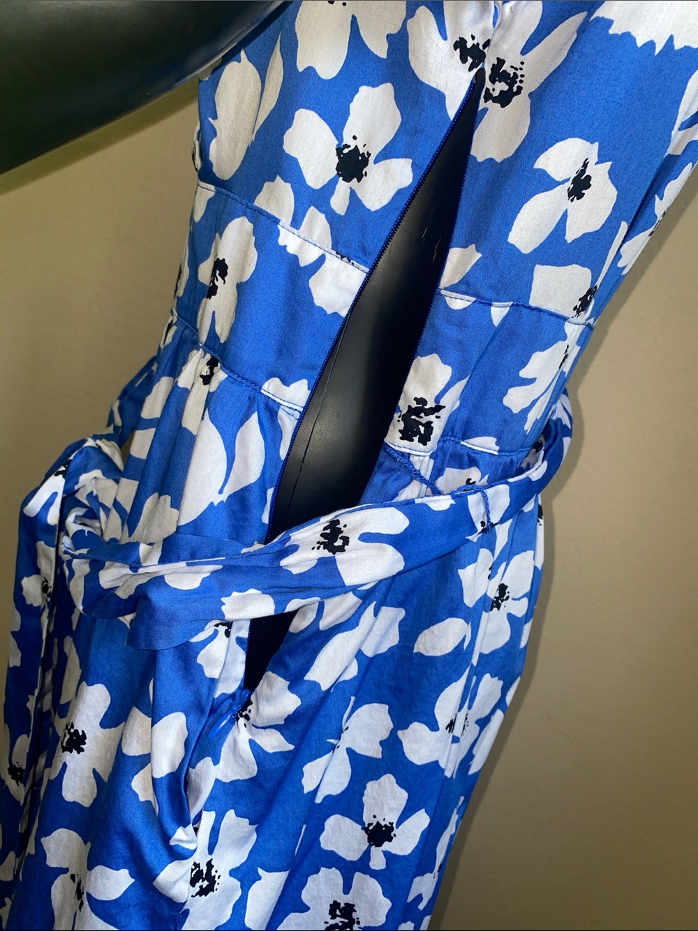 Who What Wear Blue and White Floral Wrap Midi Dress with Pockets - Picture 11 of 14